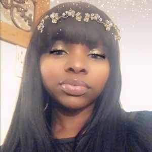 Meet your Posher, Lakia